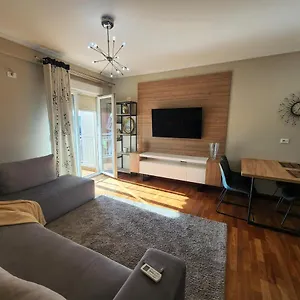 https://kalpazo-home-skanderbeg-square-tirana.hotels-in-tirana.com