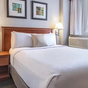 Saint-laurent 3* Montreal