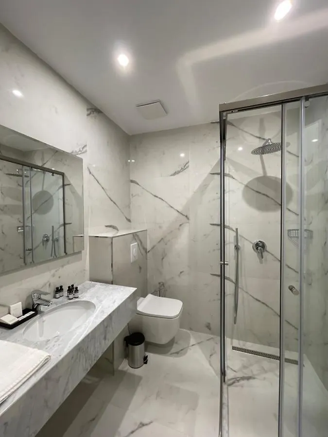 Volmar Hotel Durrës 4*,